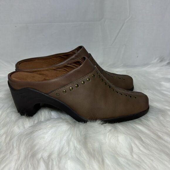 Aerosoles Apple Sauce Brown Studded Mule Clogs Sz 5 - Picture 4 of 6